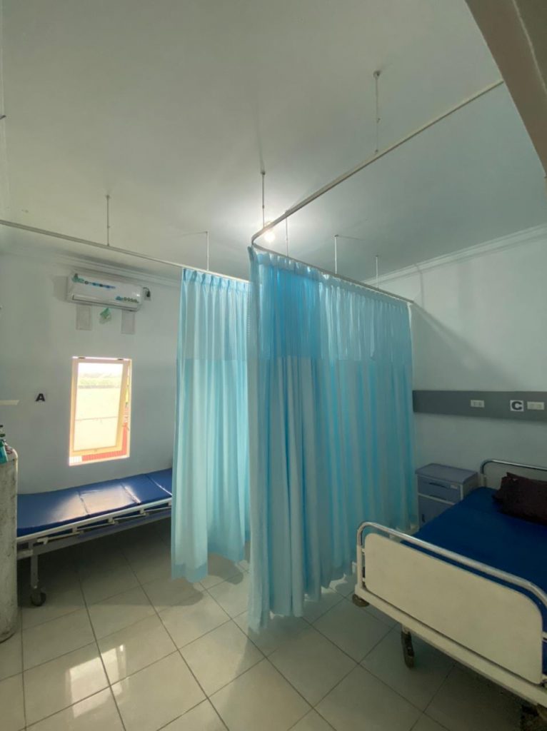 gorden sekat rumah sakit